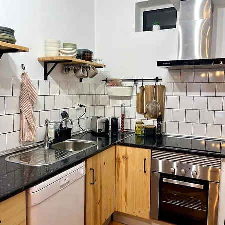 Townhouse With Rooftop Terrace In Apartmán *