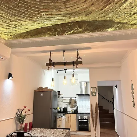 Townhouse With Rooftop Terrace In Olhão
