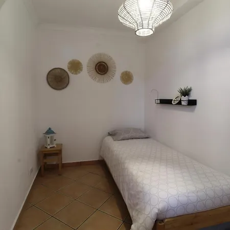 Townhouse With Rooftop Terrace In Daire *
