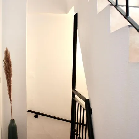 Townhouse With Rooftop Terrace In Daire Olhão