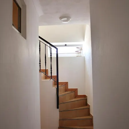 Townhouse With Rooftop Terrace In Olhão