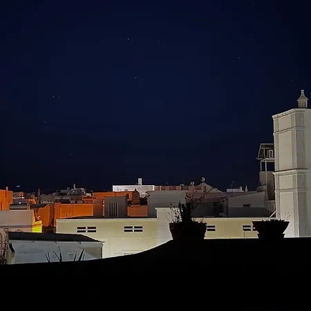Apartamento Stylish Townhouse With Rooftop Terrace In Olhão